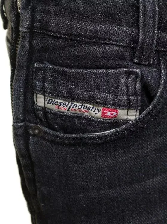   Diesel  1969 D-Ebbey 0Ckah Jeans Black