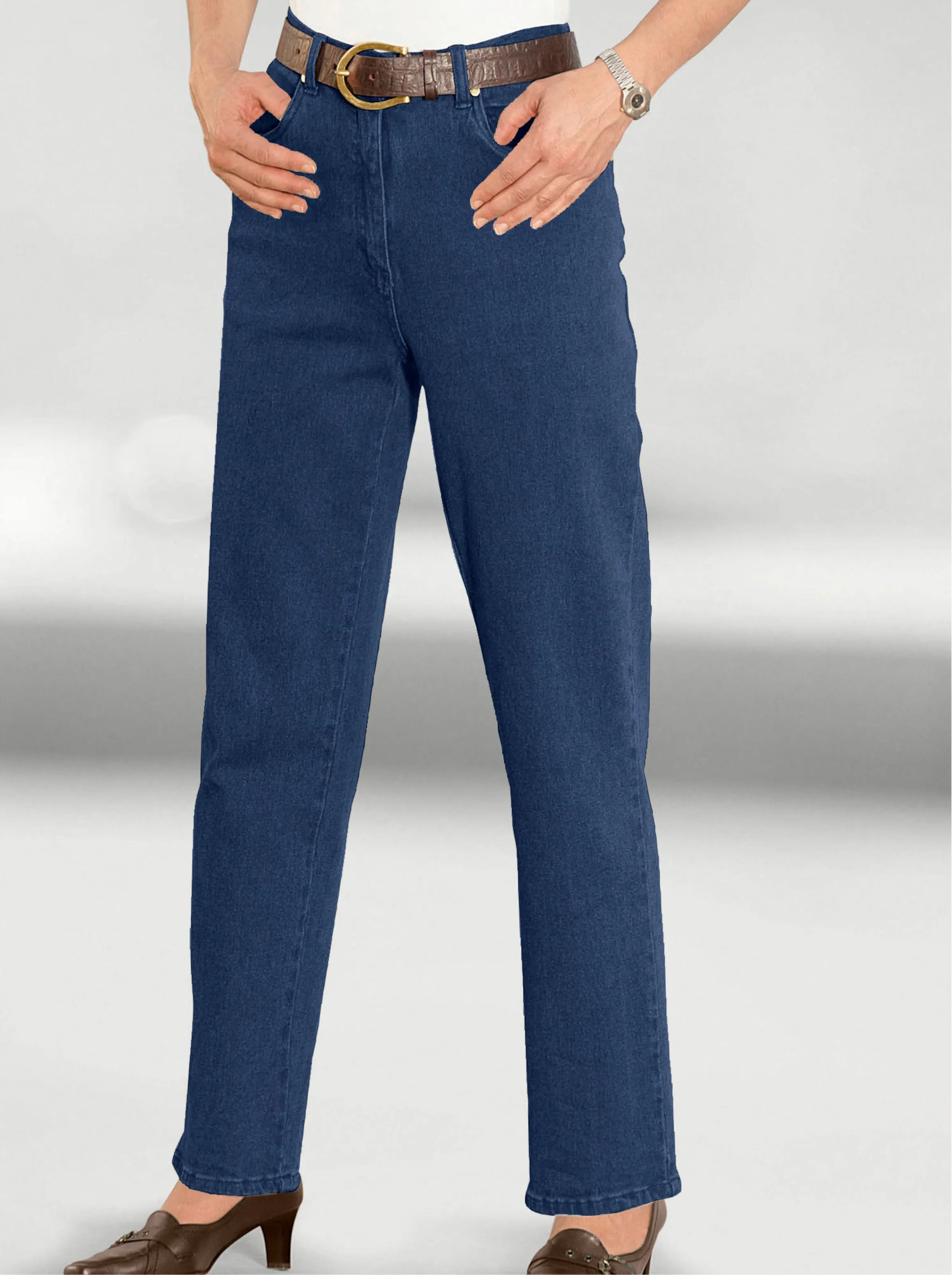 Jeans in blue-stone-washed