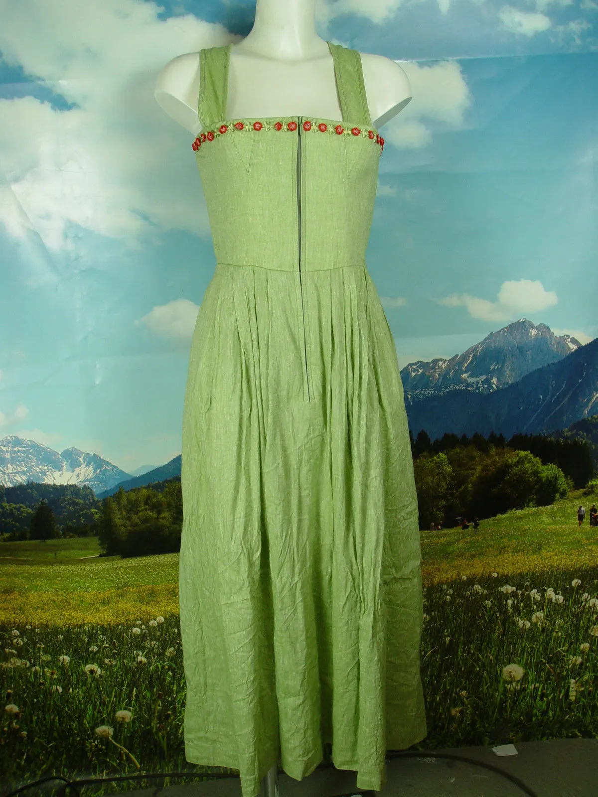 kleine feine Blumen um das Balkonett Landhaus-Dirndl mit Schürze -DK319- Gr.36
