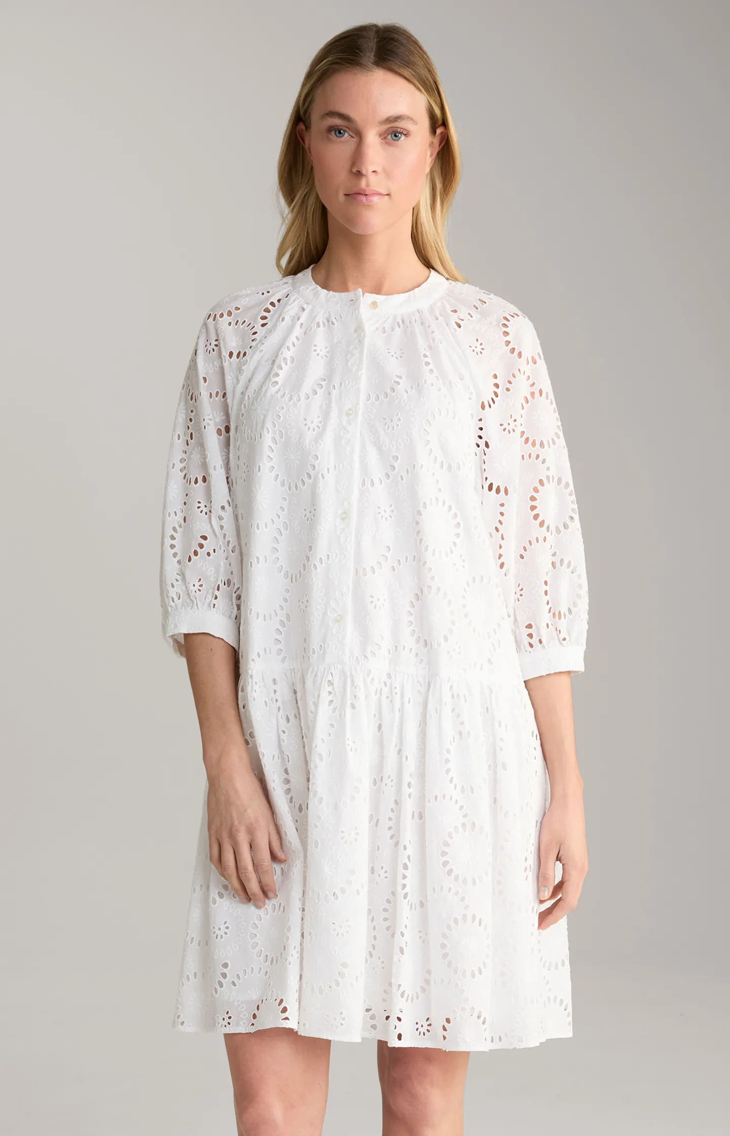 Stick-Kleid in Weiß