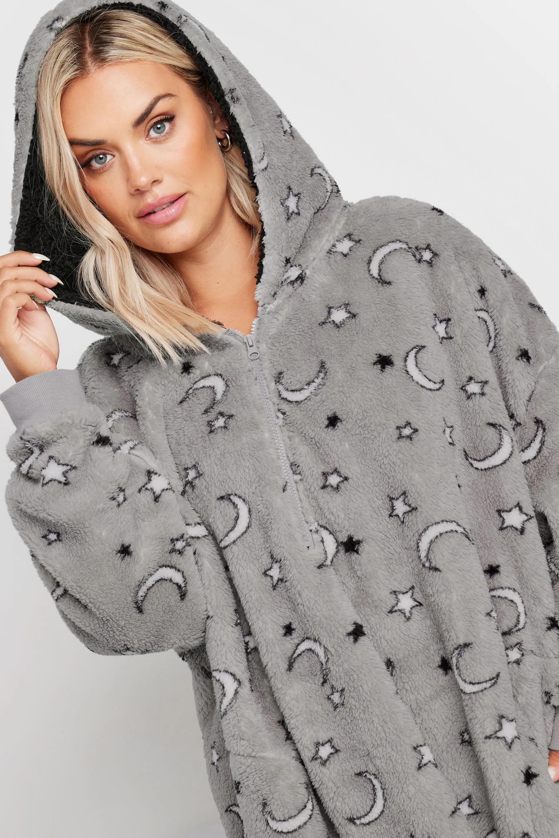 YOURS – Oversized-Hoodie in Grau mit Mond- und Sternenmotiv aus Deckenstoff